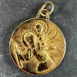 Hot Pamono Vintage French Double-Sided St. Christopher Medal Pendant in 18 Karat Yellow Gold, 1960s