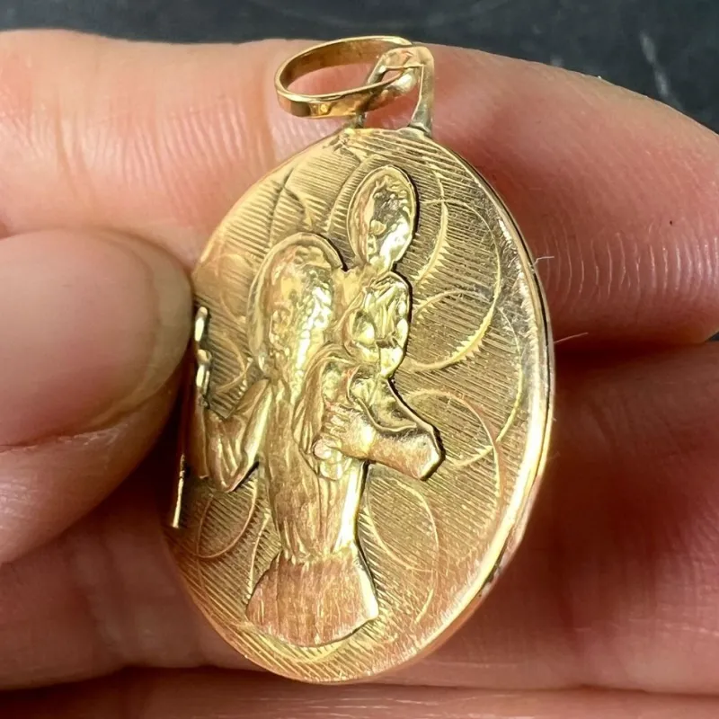 Hot Pamono Vintage French Double-Sided St. Christopher Medal Pendant in 18 Karat Yellow Gold, 1960s