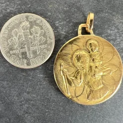 Hot Pamono Vintage French Double-Sided St. Christopher Medal Pendant in 18 Karat Yellow Gold, 1960s