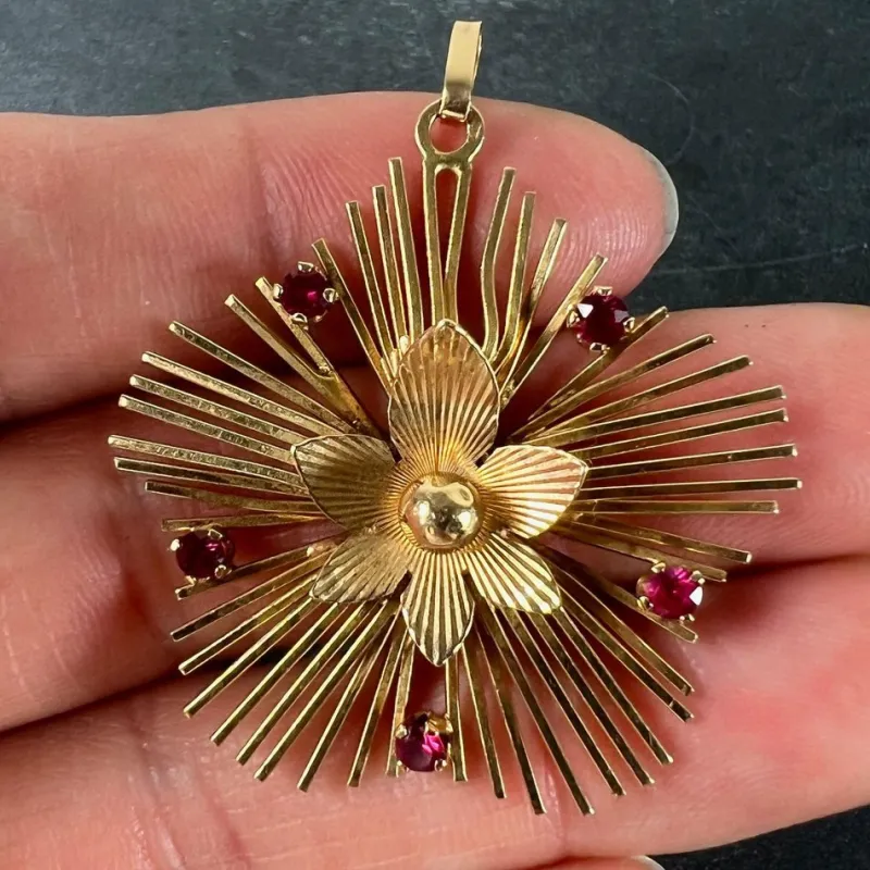 Best Pamono Vintage French Flower Sunburst 18 Karat Yellow Gold and Ruby Pendant Necklace, 1950s