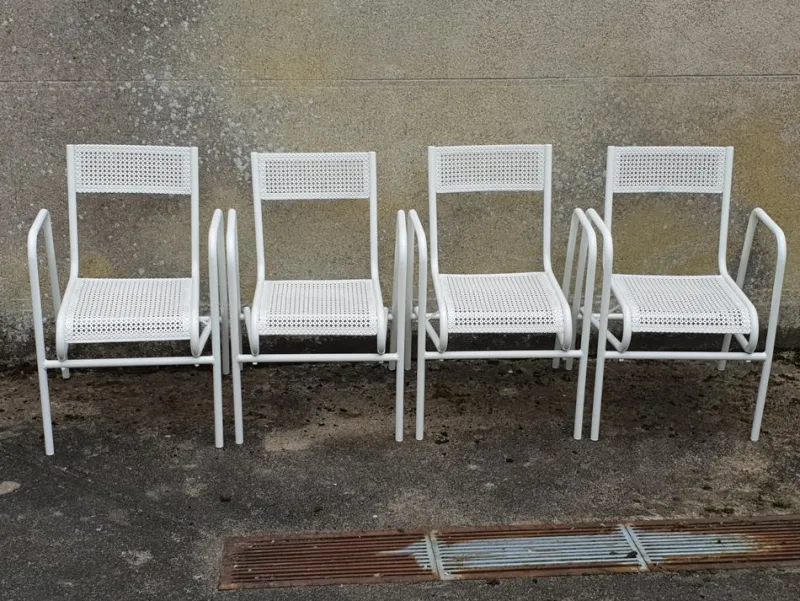 Pamono Vintage French Garden Chairs in Perforated Steel in the style of Mathieu Matégot, 1950s, Set of 4> Garden Seating
