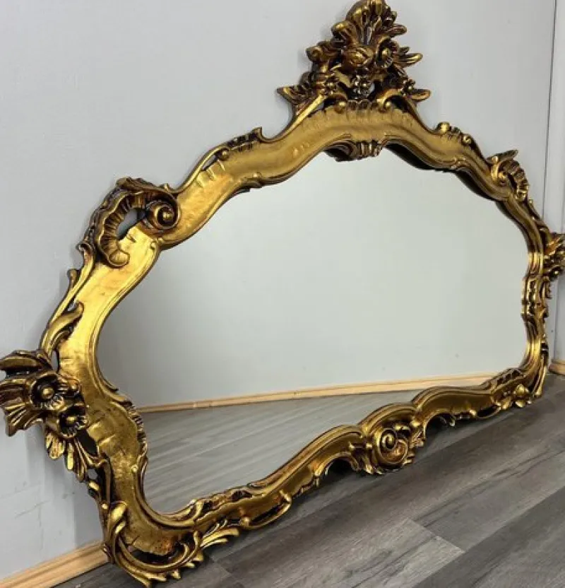 Pamono Vintage French Gilt Console Table and Mirror, Set of 2> Console Tables