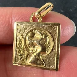 Pamono Vintage French 18k Yellow Gold Square Medal Pendant, 1950s><noscript><img width=