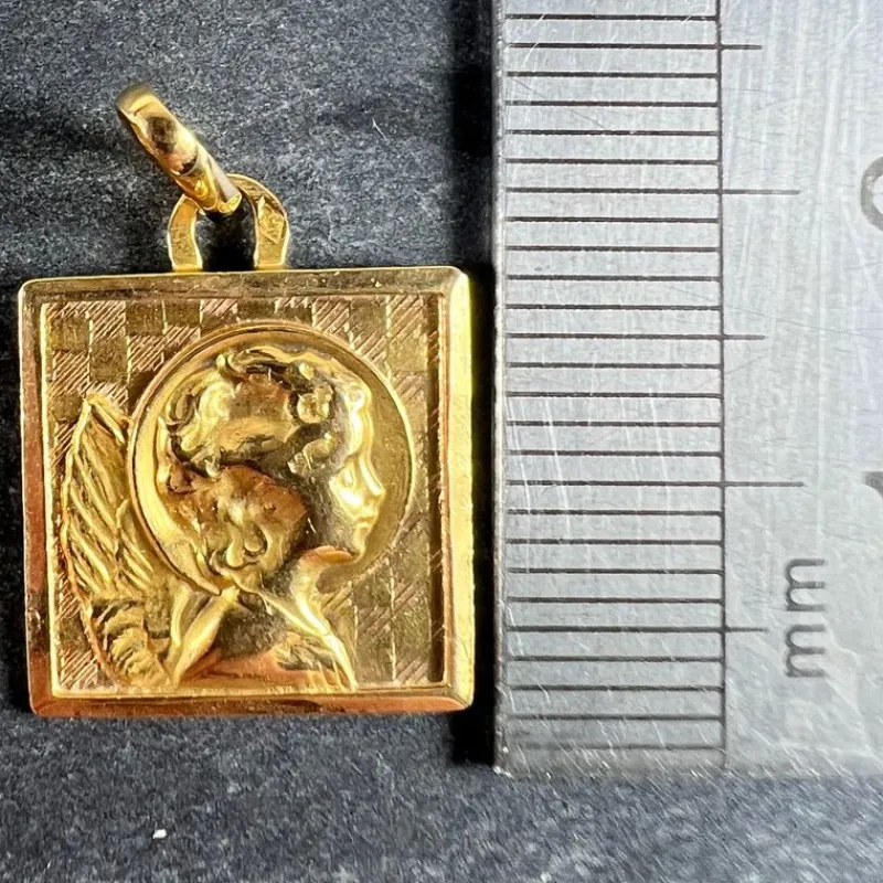 Pamono Vintage French 18k Yellow Gold Square Medal Pendant, 1950s> Necklaces