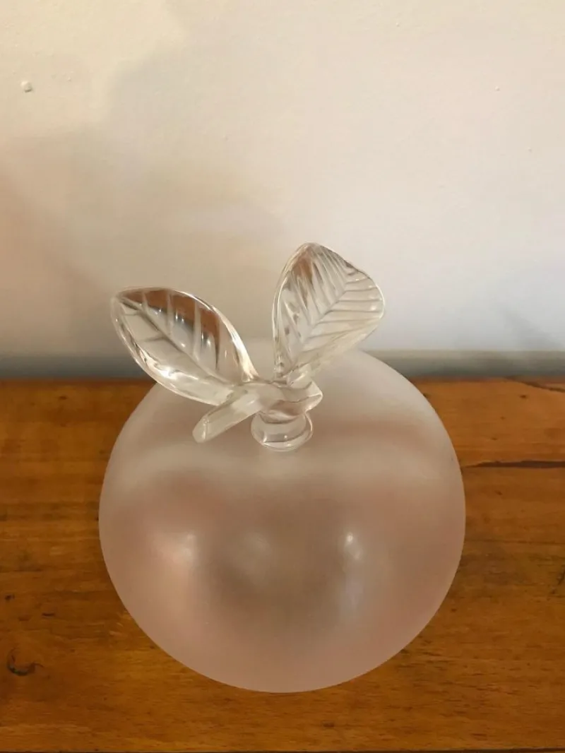 Pamono Vintage French Lalique Glass Scent Bottle from Nina Ricci, 1952, 1950s> Bottles, Carafes & Jugs