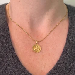 Pamono Vintage French Libra Star Sign Zodiac 18k Yellow Gold Charm Medal Pendant, 1960s><noscript><img width=