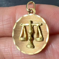 Pamono Vintage French Libra Star Sign Zodiac 18k Yellow Gold Charm Medal Pendant, 1960s><noscript><img width=