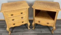 Pamono Vintage French Oak Bedside Tables, Set of 2> Nightstands