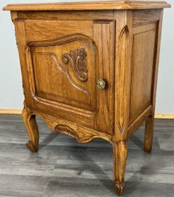 Pamono Vintage French Oak Bedside Tables, Set of 2><noscript><img width=