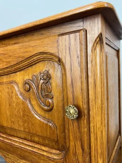 Pamono Vintage French Oak Bedside Tables, Set of 2><noscript><img width=