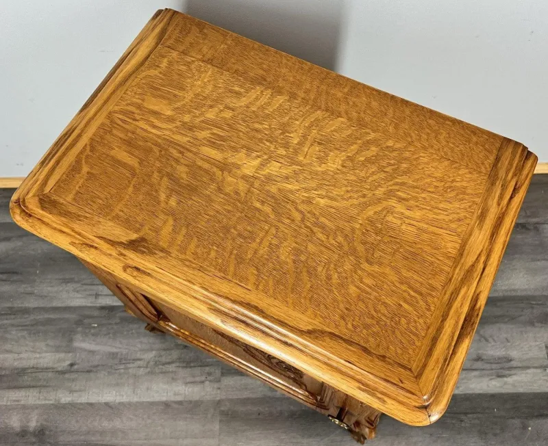 Pamono Vintage French Oak Bedside Tables, Set of 2> Nightstands