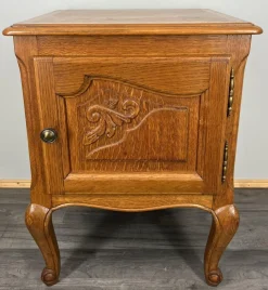 Clearance Pamono Vintage French Oak Bedside Tables, Set of 2