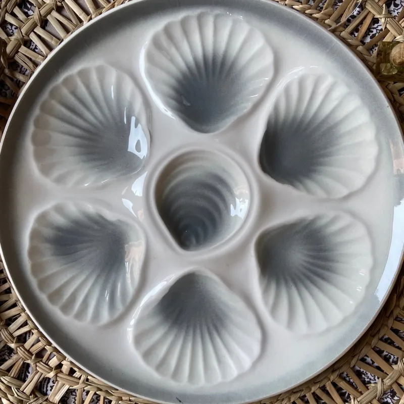 Pamono Vintage French Orchies Majolica Oyster Plates and Platter, 1960s, Set of 7> Dinner Plates & Bowls