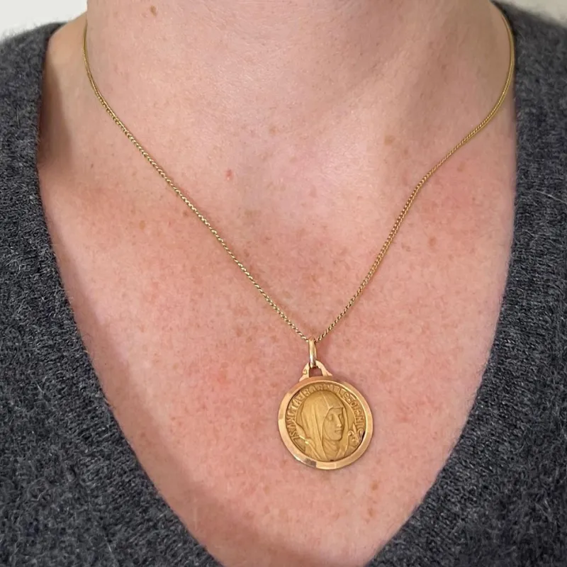 Online Pamono Vintage French Saint Isabelle of France Medal Charm Pendant in 18 Karat Yellow Gold, 1930s