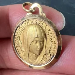 Online Pamono Vintage French Saint Isabelle of France Medal Charm Pendant in 18 Karat Yellow Gold, 1930s