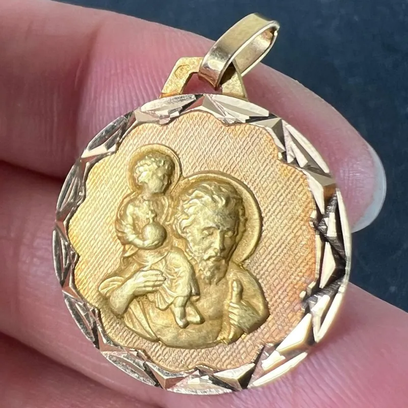 Pamono Vintage French St Christopher Pendant in 18 Karat Yellow Gold, 1980s> Necklaces