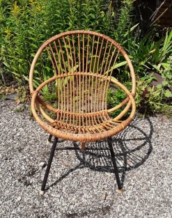 Pamono Vintage Garden Chair with Black Painted Metal Pipe Frame and Bamboo Seat Shell, 1960s> Garden Seating