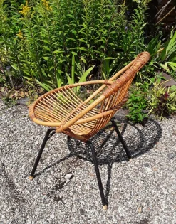 Pamono Vintage Garden Chair with Black Painted Metal Pipe Frame and Bamboo Seat Shell, 1960s><noscript><img width=