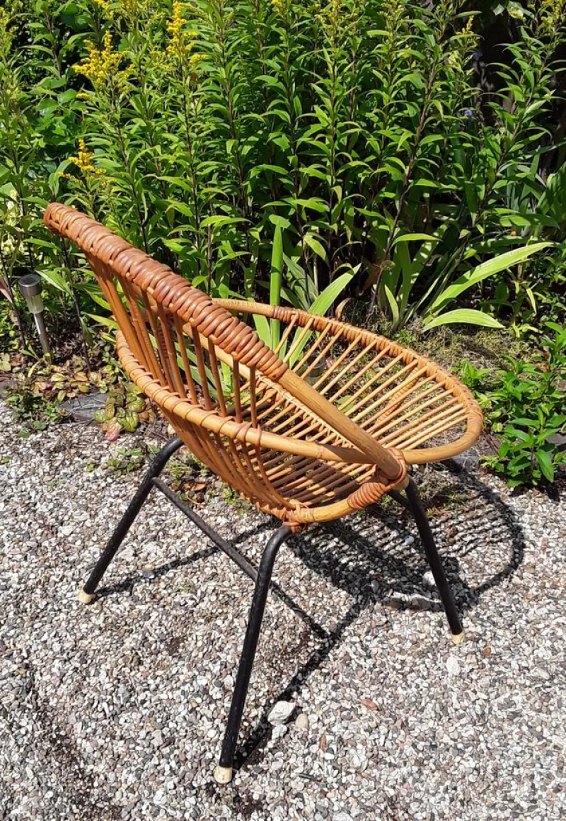 Pamono Vintage Garden Chair with Black Painted Metal Pipe Frame and Bamboo Seat Shell, 1960s> Garden Seating