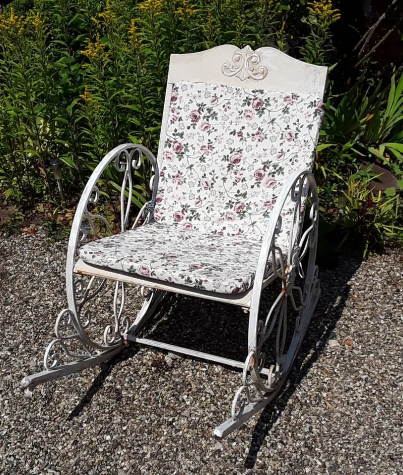 Outlet Pamono Vintage Garden Swing Chair with Decorated White Painted Metal Frame, 1970s