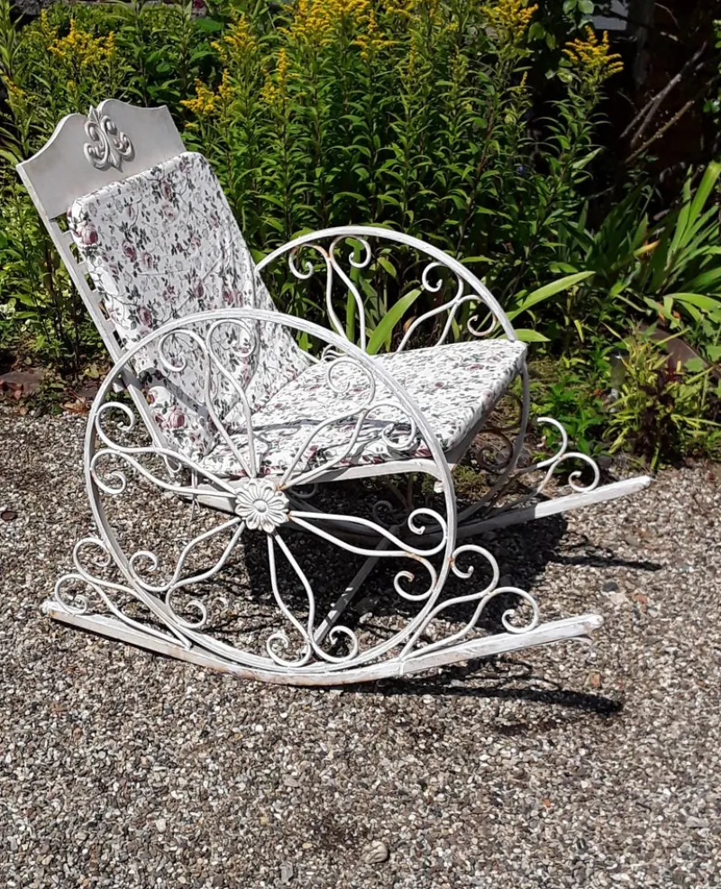 Outlet Pamono Vintage Garden Swing Chair with Decorated White Painted Metal Frame, 1970s