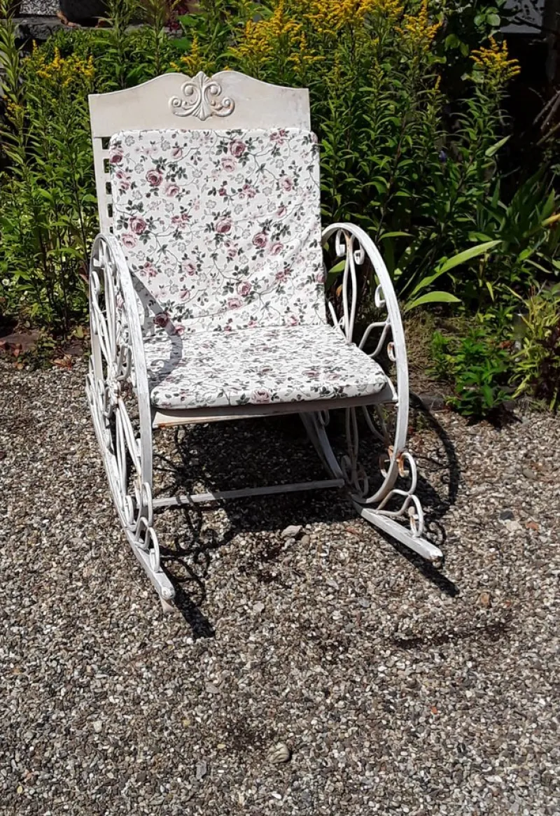 Outlet Pamono Vintage Garden Swing Chair with Decorated White Painted Metal Frame, 1970s