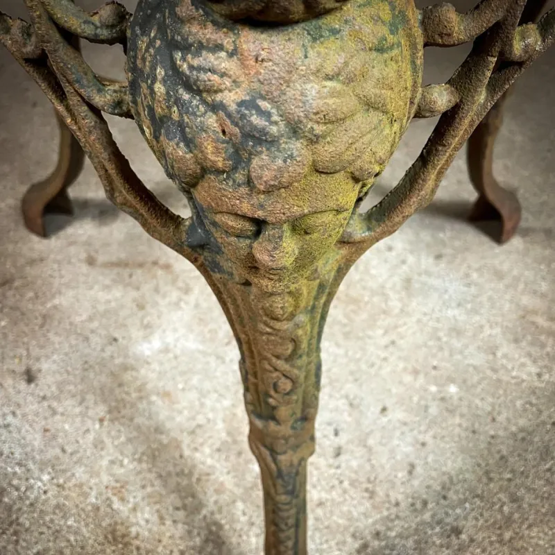 Pamono Vintage Garden Table in Cast Iron> Garden Tables