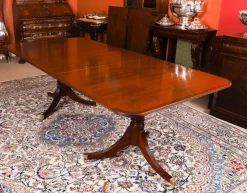Discount Pamono Vintage George III Style Pedestal Dining Table
