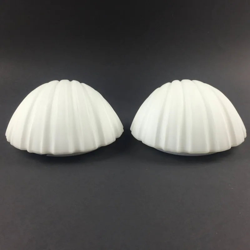 Outlet Pamono Vintage German Opaline Glass Shell-Shaped Wall Lights from Limburg, 1970s, Set of 2