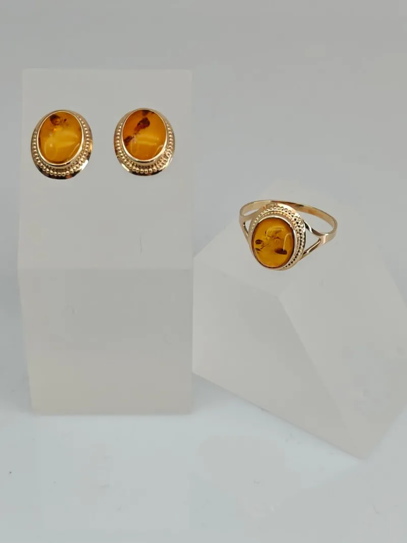 Sale Pamono Vintage Gold Set of Ring and Earrings with Baltic Amber, 1970s, Set of 3