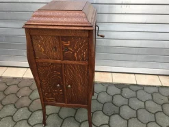 Pamono Vintage Gramophone in a Cabinet by Jupiter Mark Bevete, 1920s> Electronics
