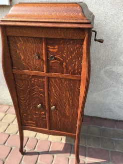 Pamono Vintage Gramophone in a Cabinet by Jupiter Mark Bevete, 1920s><noscript><img width=