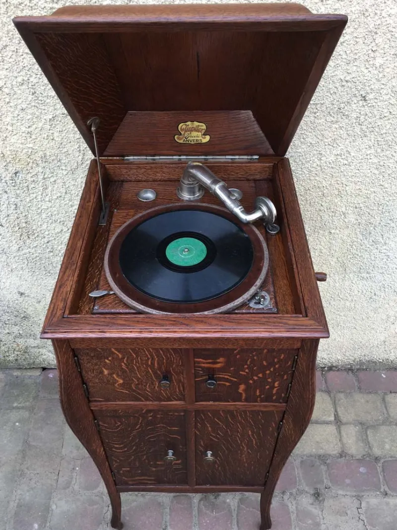 Pamono Vintage Gramophone in a Cabinet by Jupiter Mark Bevete, 1920s> Electronics