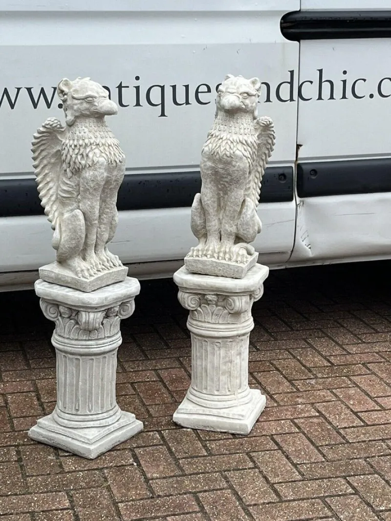 Sale Pamono Vintage Griffins on Architectural Columns, Set of 2