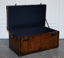 Pamono Vintage Hand-Dyed Brown Leather Lockable Storage Trunk