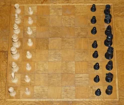 Pamono Vintage Honey Oak Chess Board Coffee Table With Chess Set><noscript><img width=