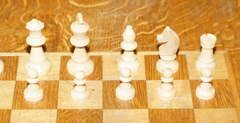 Pamono Vintage Honey Oak Chess Board Coffee Table With Chess Set> Game Tables