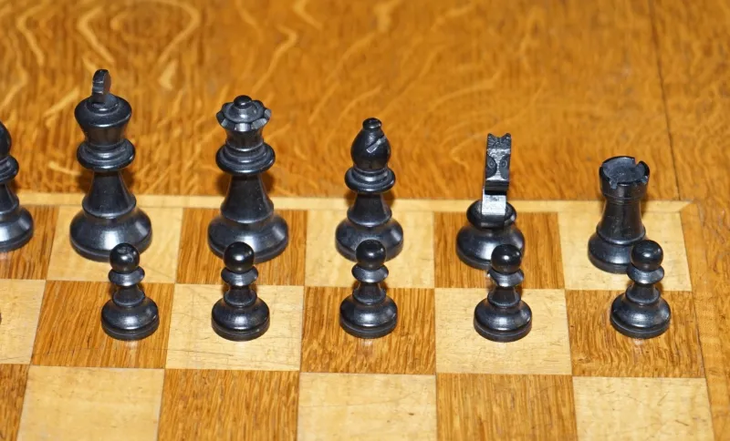 Pamono Vintage Honey Oak Chess Board Coffee Table With Chess Set> Game Tables