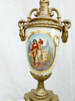 Pamono Vintage Imperial Mantel Clock with Urns by Franz Hermle Lancini, 1980s, Set of 3> Clocks
