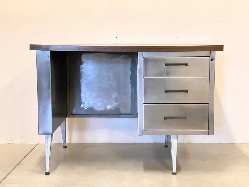 Sale Pamono Vintage Iron Desk, 1970s