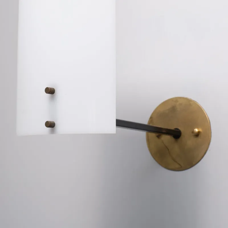 Pamono Vintage Italian Brass Sconces with Curved White Diffusers, 1950s, Set of 2> Wall Lights & Sconces