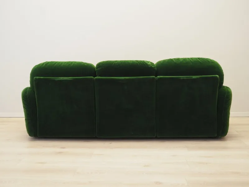 Pamono Vintage Italian Green Velour Sofa by Arrigo Arrigoni for Busnelli, 1970s> Couches & Sofas