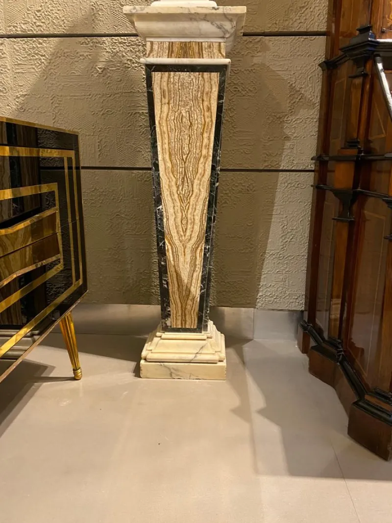 Pamono Vintage Italian Neoclassical Inlaid Marble Pedestals, 1970, Set of 2> Pedestals And Columns