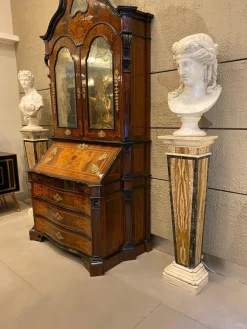 Pamono Vintage Italian Neoclassical Inlaid Marble Pedestals, 1970, Set of 2><noscript><img width=
