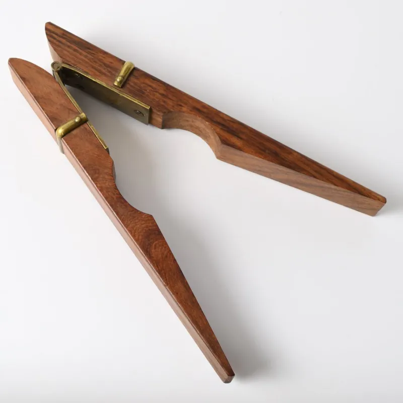 Pamono Vintage Italian Walnut and Brass Nutcracker, 1970s> Cutlery & Serving Utensils