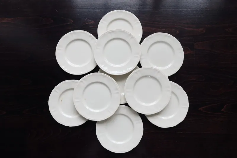 Pamono Vintage Ivory Earthenware Dessert Plates by Marli Fretwork, 1980s, Set of 10> Dinner Plates & Bowls