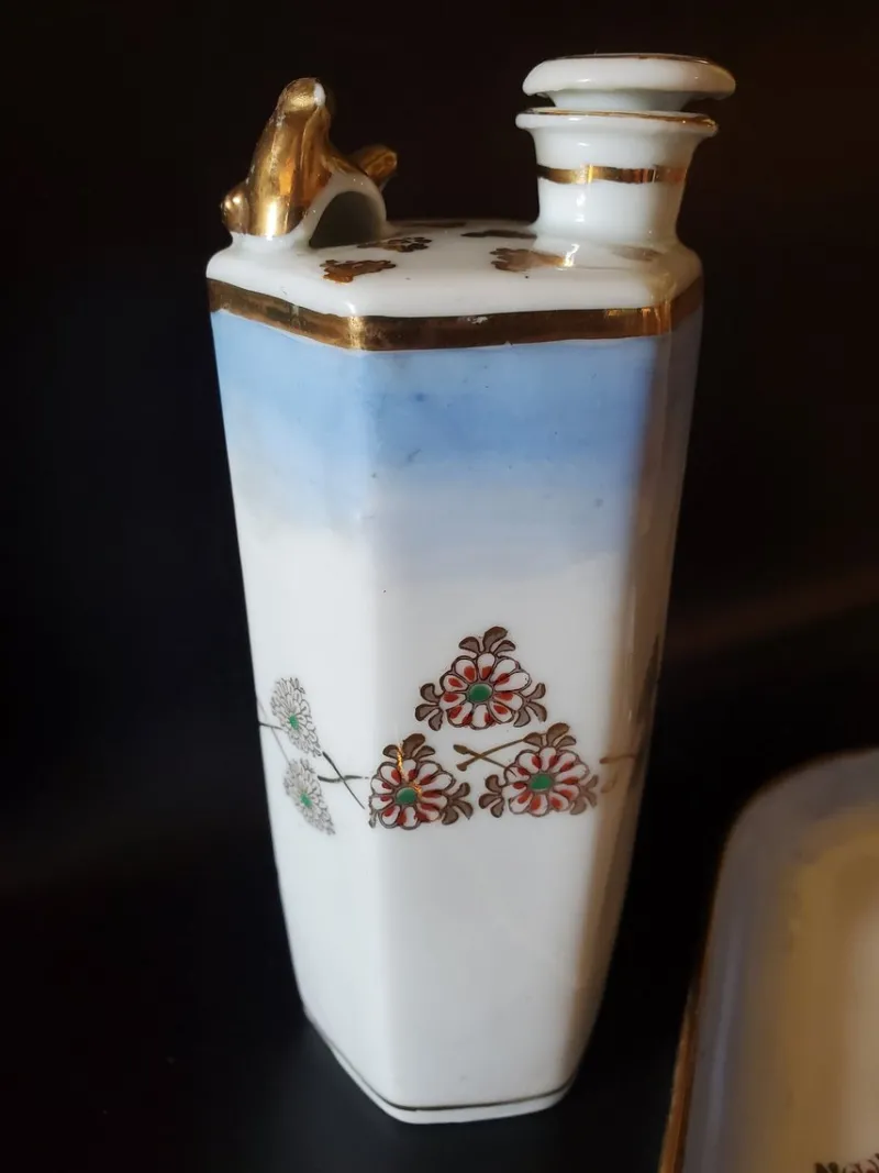 Pamono Vintage Japanese Murani Sake Set with Whistling Bird Decanter, Geisha Cups and Long Tray, 1920s, Set of 10> Coffee & Tea Service