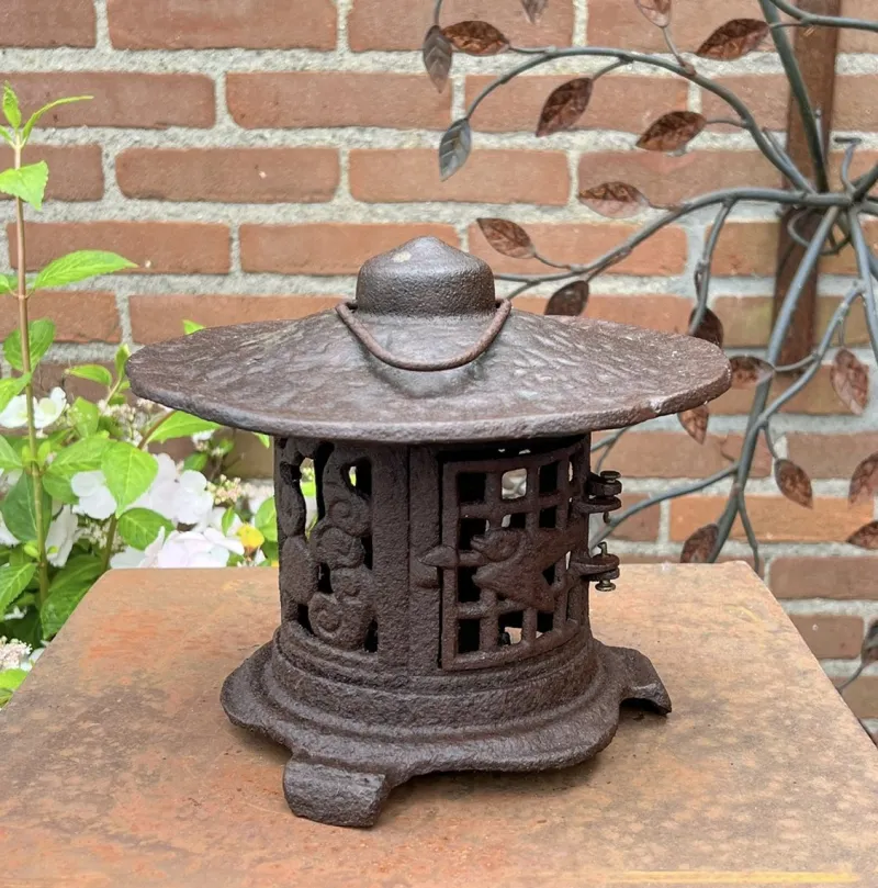 Pamono Vintage Japanese Style Cast Iron Pagode Garden Lantern, 1970s> Garden Accessories
