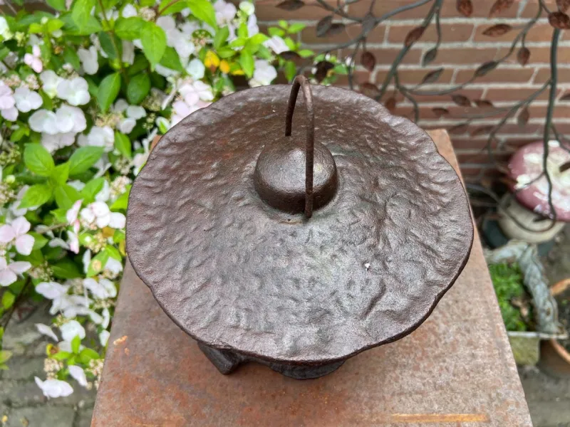 Pamono Vintage Japanese Style Cast Iron Pagode Garden Lantern, 1970s> Garden Accessories