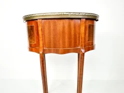 Pamono Vintage Kidney-Shaped Side Table with Brass Details><noscript><img width=